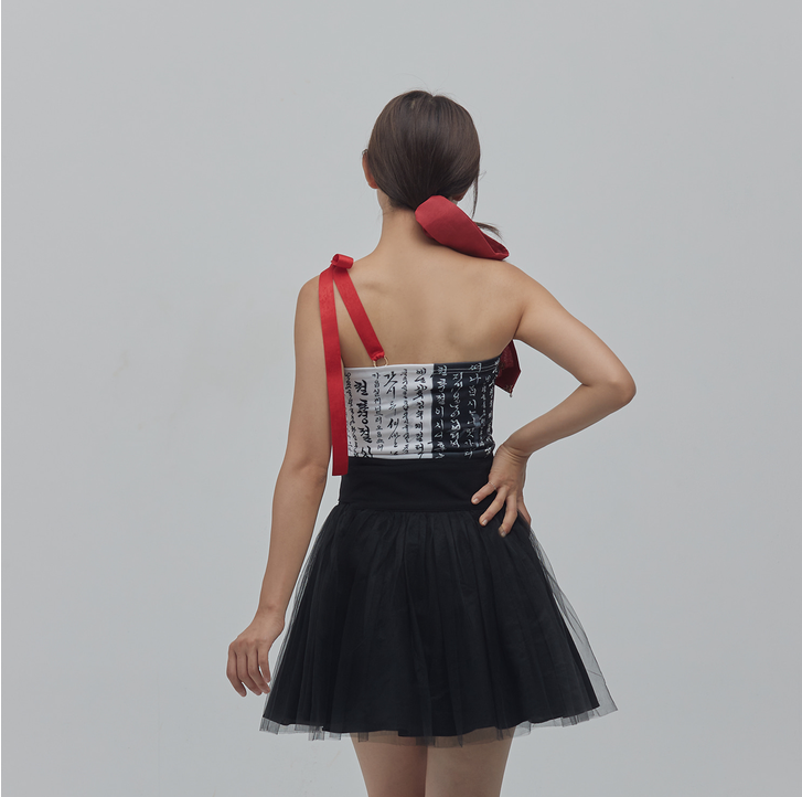 Hangeul Printed Tube Top [half and half] - LEESLE