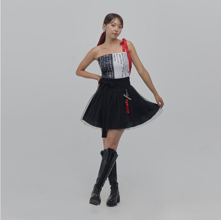 Hangeul Printed Tube Top [half and half] - LEESLE