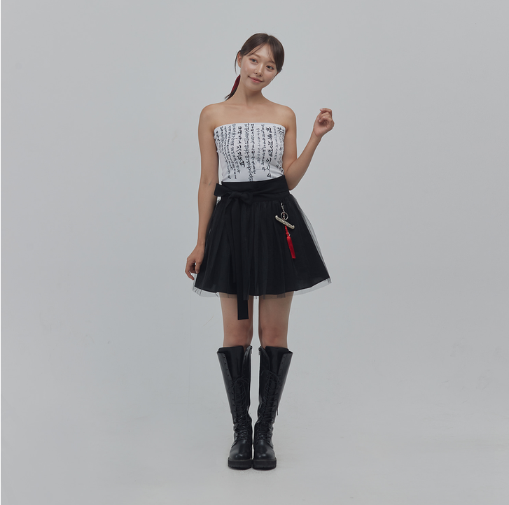 Hangeul Printed Tube Top [half and half] - LEESLE
