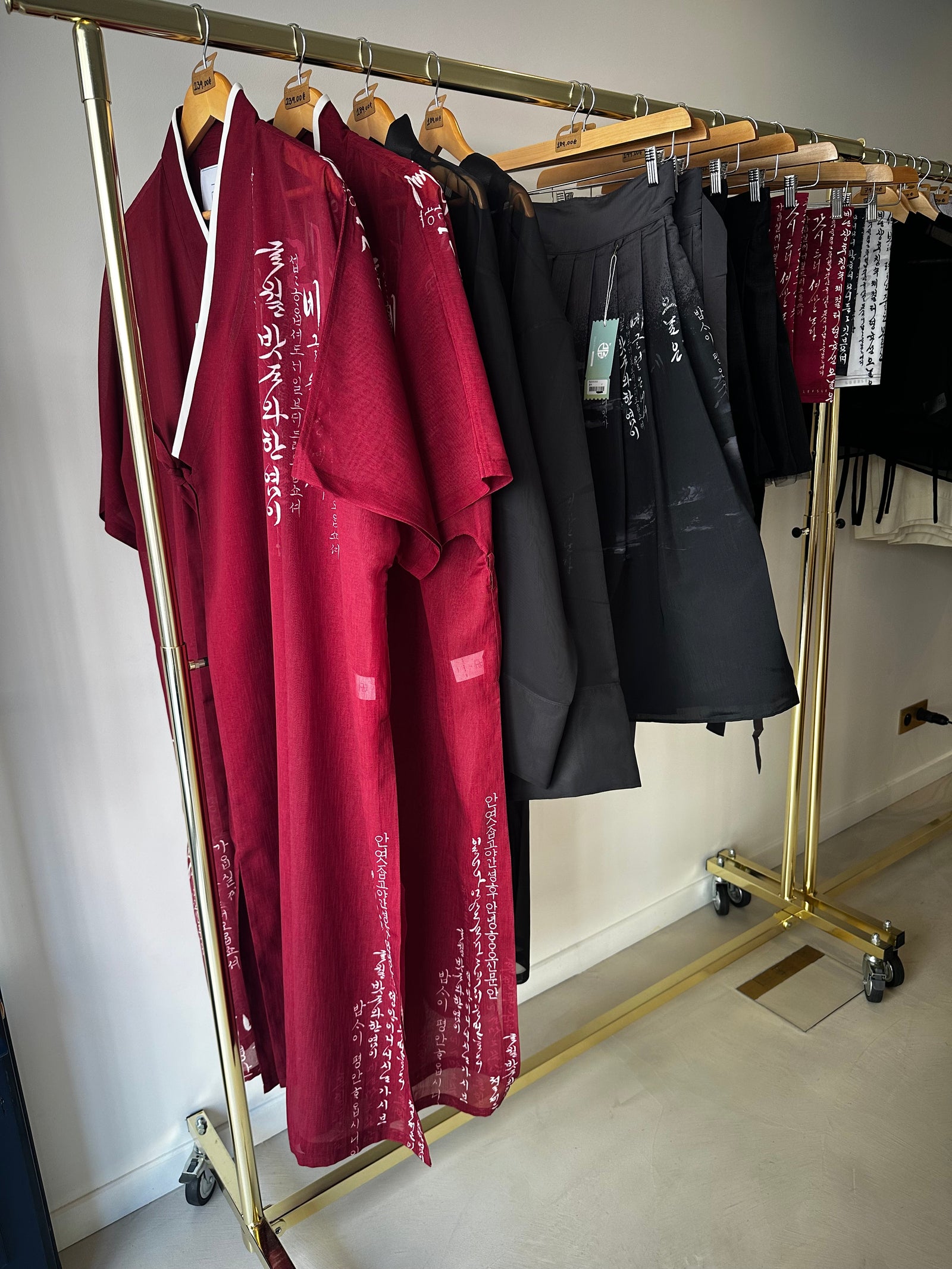 Facade of the ONURA Paris Pop-Up at 38 rue de Richelieu